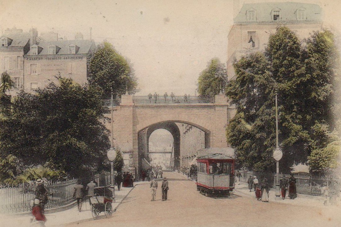 Le Mans Tramway in 1899 at the top of Rue du Tunnel